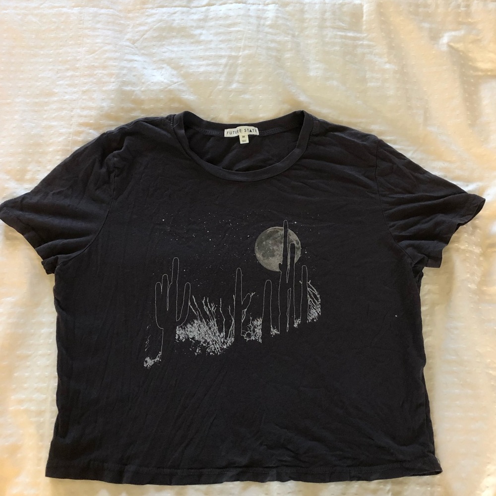 Desert UO tee